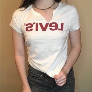 Levi’s T shirt red and white distressed size small